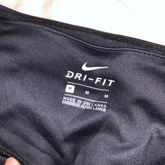 **SOLD**Nike black yoga pants women’s size medium - Picture 4 of 7